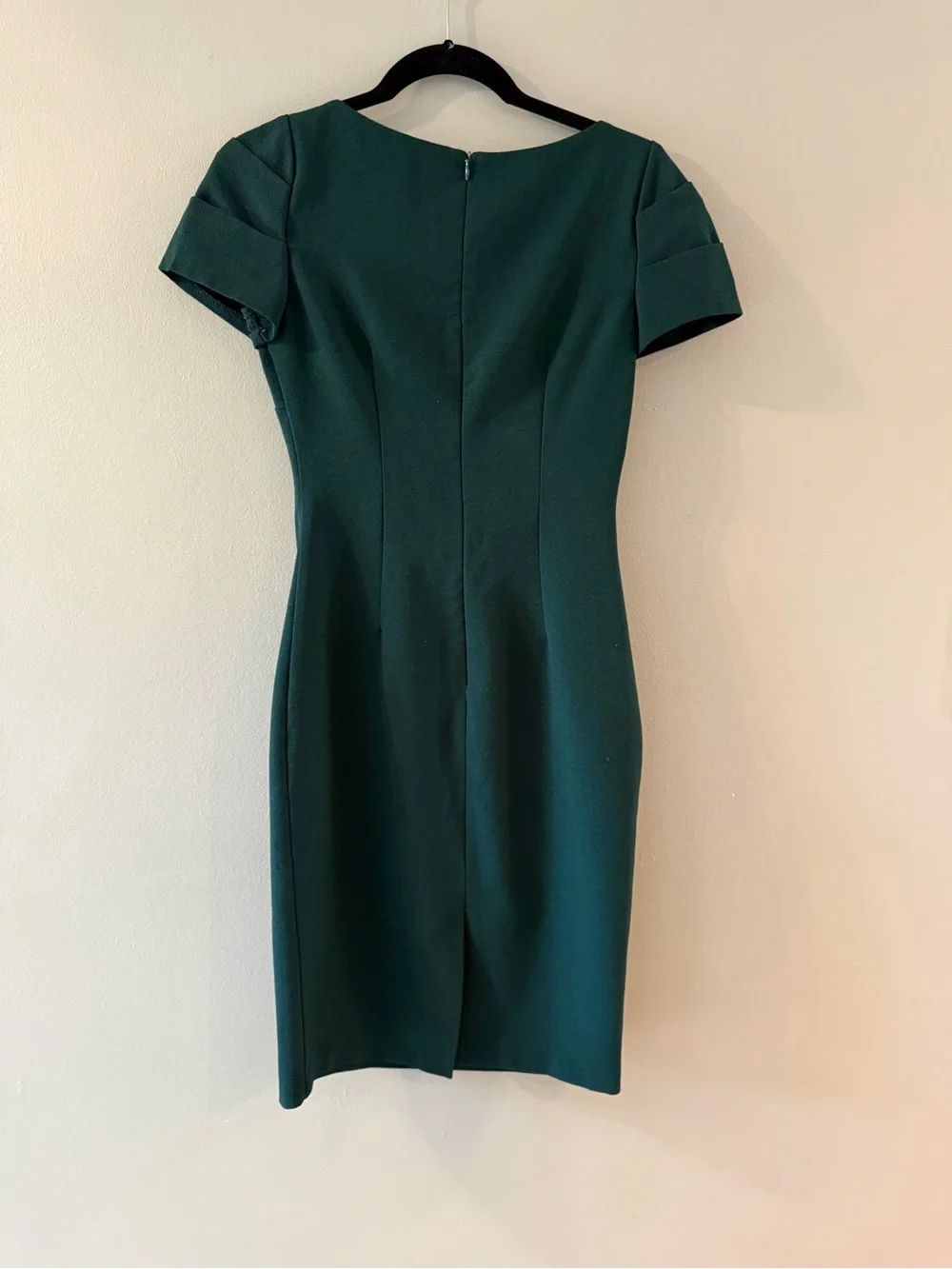 Vince Camuto streamlined sheath